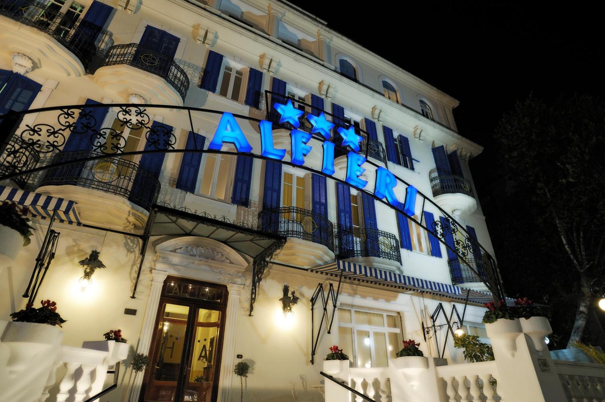 Hotel Alfieri Αλάσιο Εξωτερικό φωτογραφία