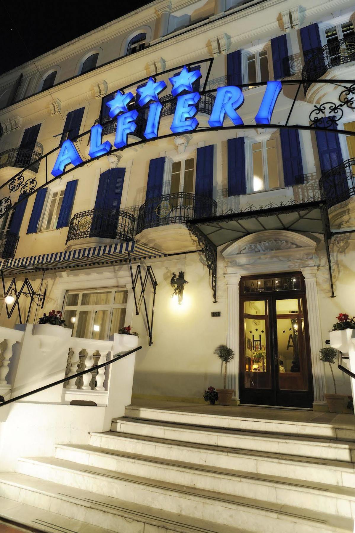 Hotel Alfieri Αλάσιο Εξωτερικό φωτογραφία