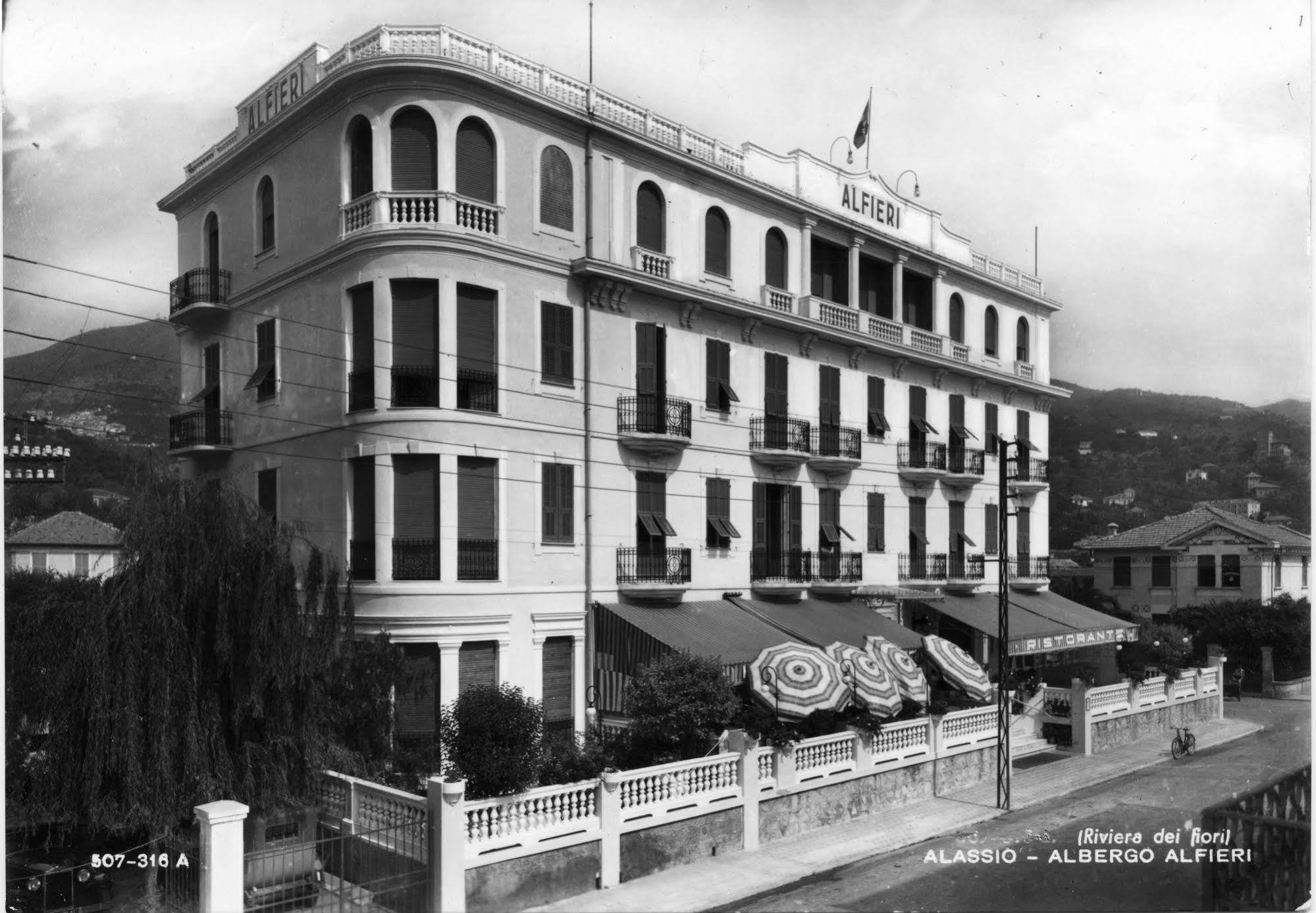 Hotel Alfieri Αλάσιο Εξωτερικό φωτογραφία